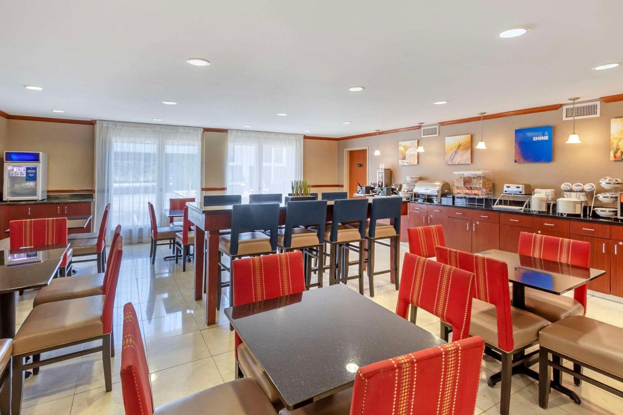 Comfort Inn & Suites Airport Convention Center North Charleston Eksteriør bilde