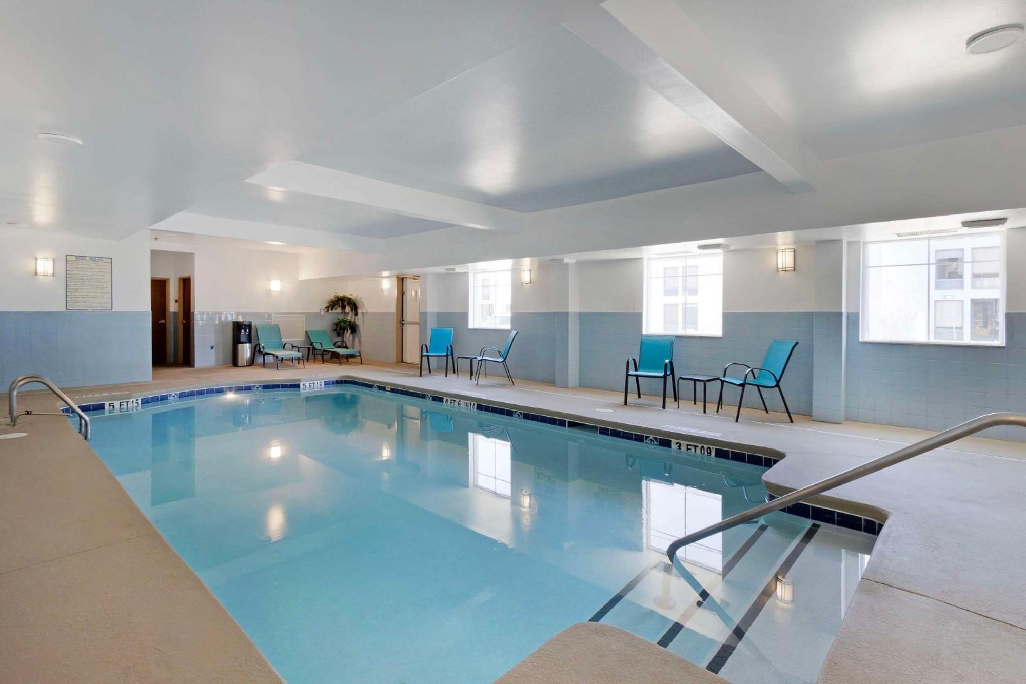 Comfort Inn & Suites Airport Convention Center North Charleston Eksteriør bilde