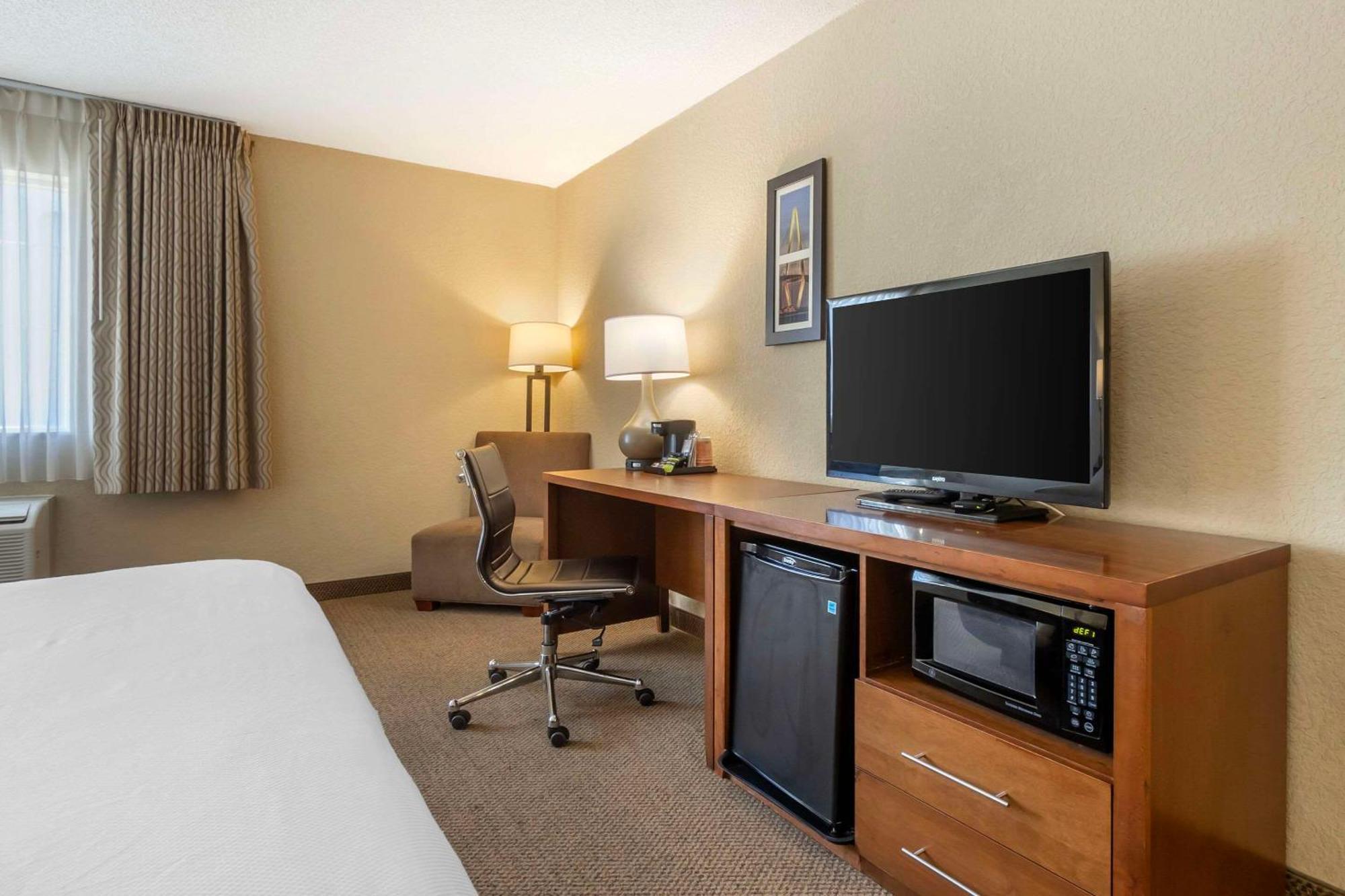 Comfort Inn & Suites Airport Convention Center North Charleston Eksteriør bilde